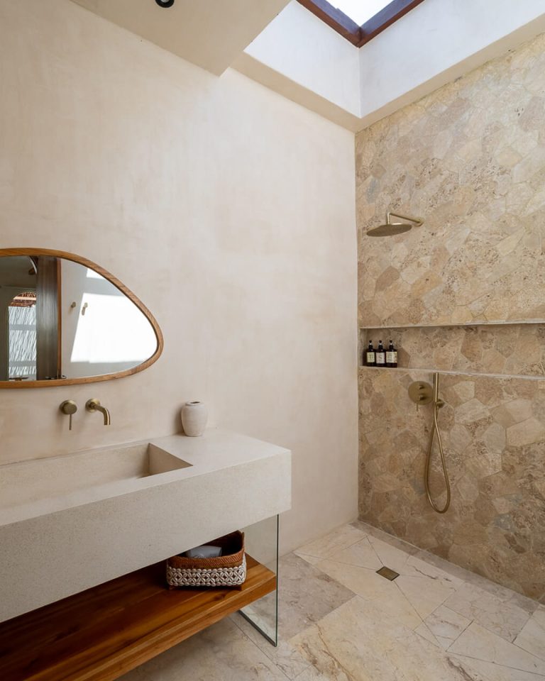 Uluwatu Bali Yoga Retreat with Namastarryn 2026_Bathroom